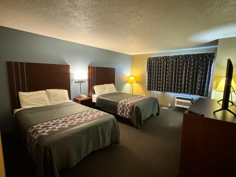Standard Room with Two Double Beds interior